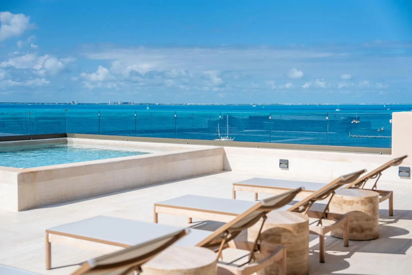 Private Rooftop Honeymoon Suite W/ Private Jacuzzi Isla Mujeres México