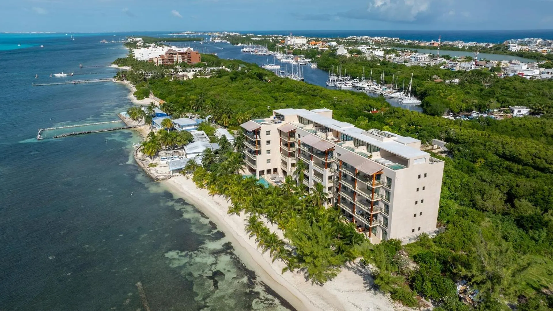 Private Rooftop Honeymoon Suite W/ Private Jacuzzi Isla Mujeres Mexico